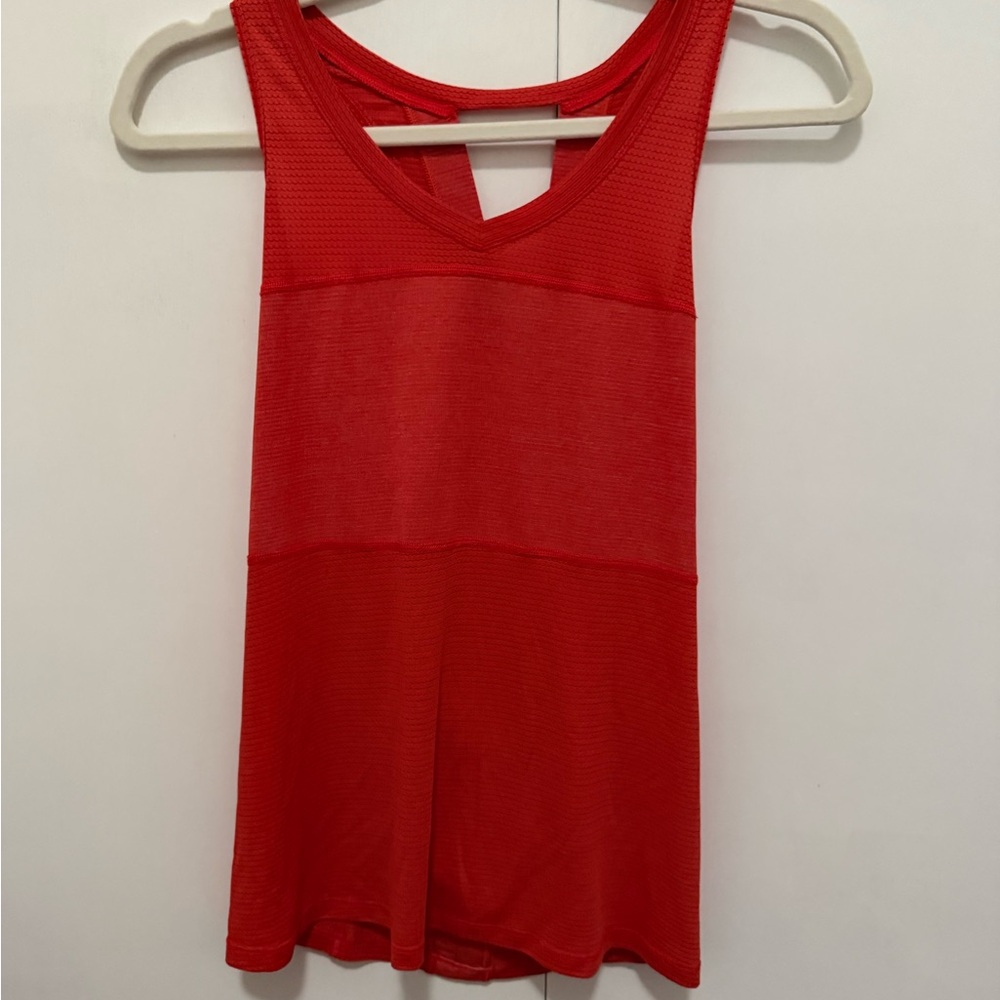 Lululemon Pedal to the Metal Slim Fit Tank in Red, Size 4/6